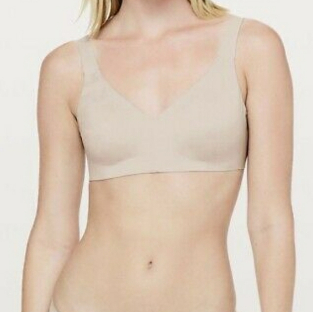 34DD Lululemon Barely There Bra